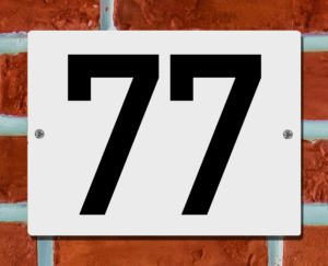Huisnummerbord Wit - Nummer 77 - 15 x 12 cm - incl. bevestiging