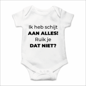 Rompertje met tekst - Ik heb schijt aan alles