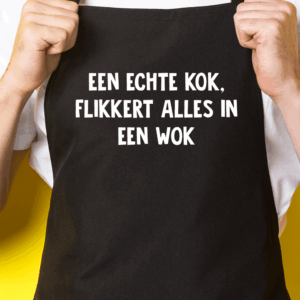 Zwart keukenschort / BBQ-schort met tekst | Een echte kok flikker alles in een wok